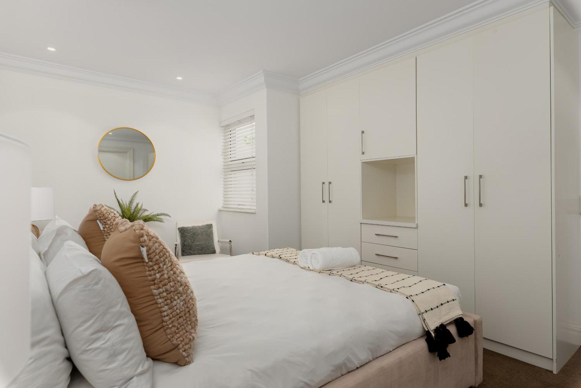 Apartment 1 Victoria Road Unit 2 *