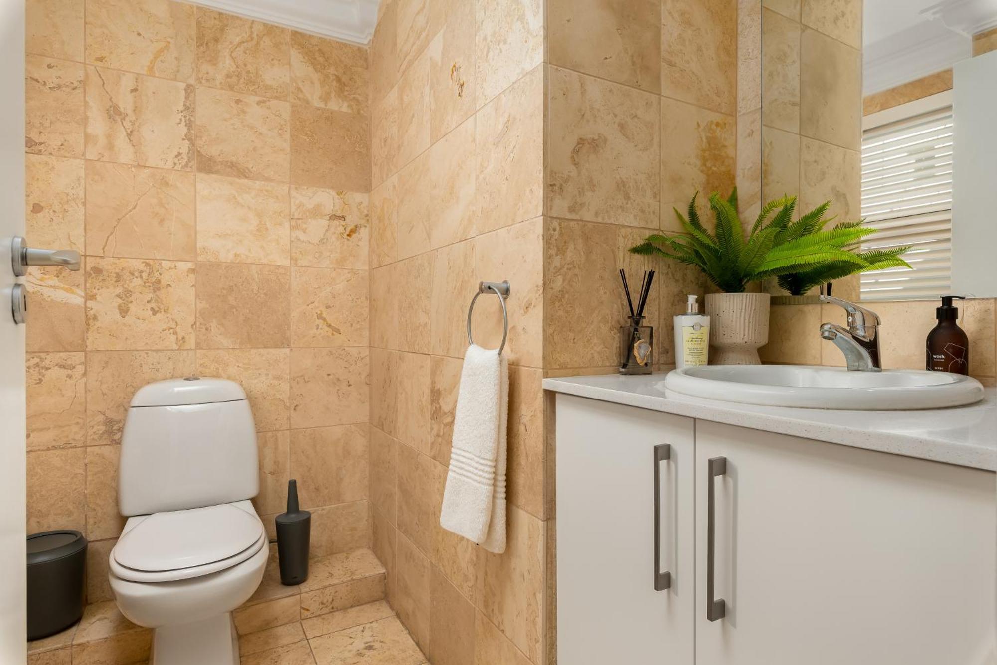 1 Victoria Road Unit 2 *