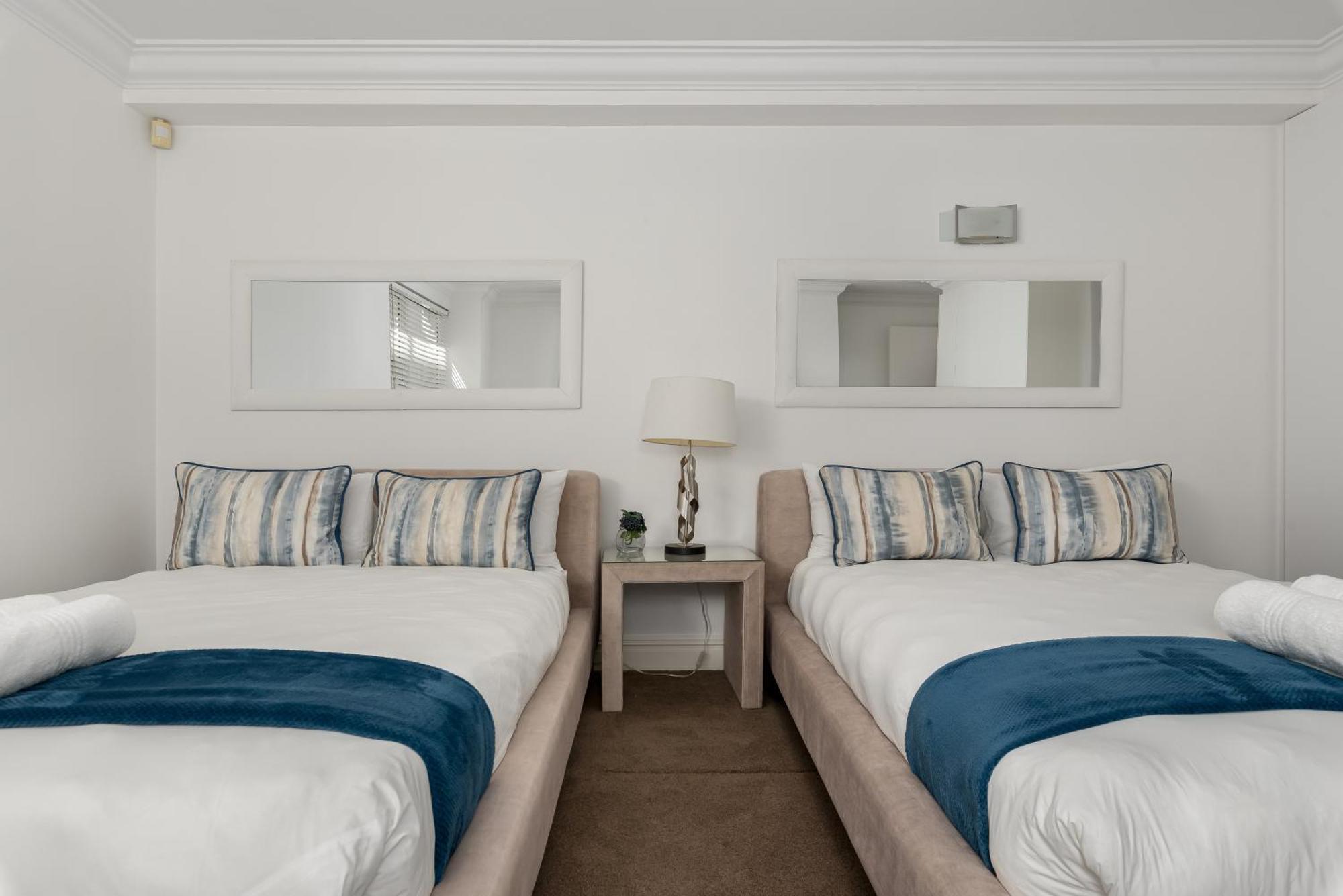 1 Victoria Road Unit 2 * Cape Town